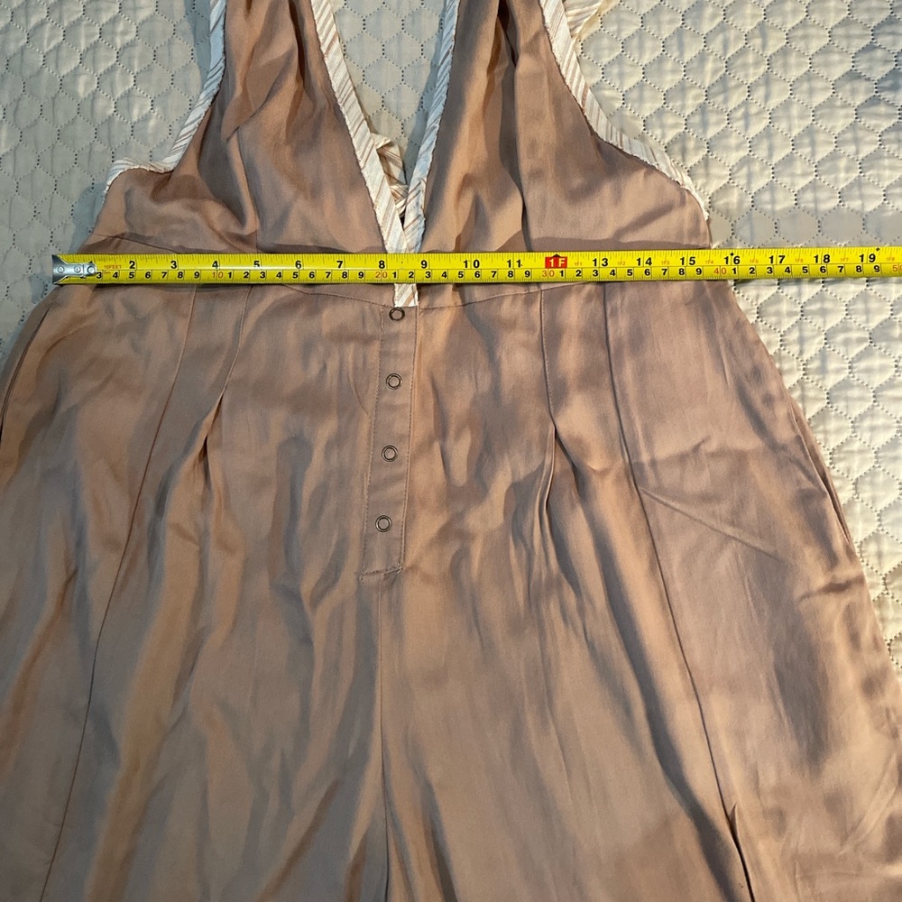 Hem & Thread Tan Top - Picture 4 of 8